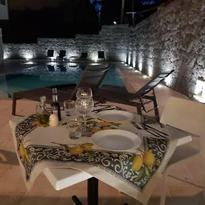 Bed & Breakfast Marty Luxury, Calatabiano